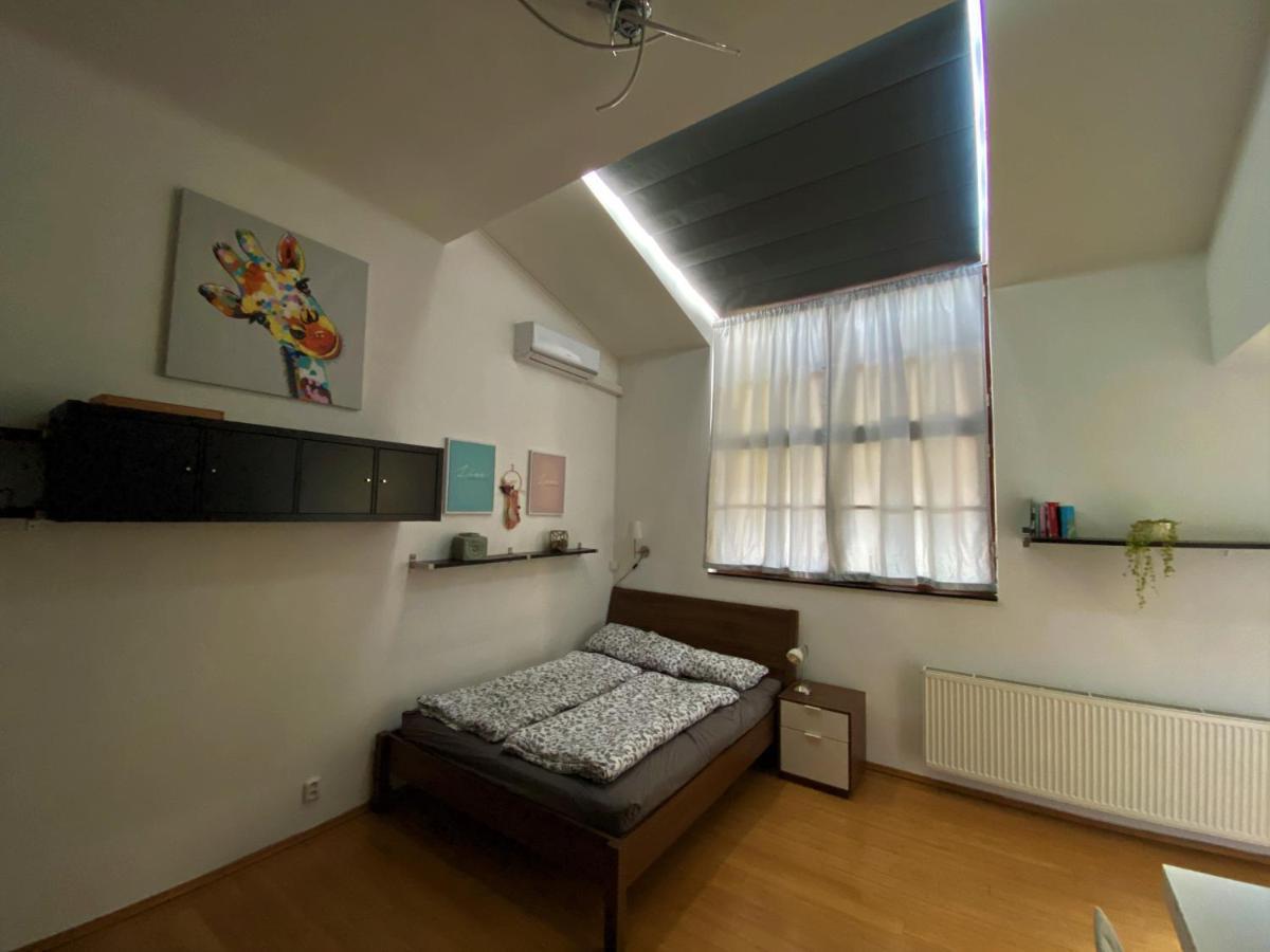 Black Eagle Apartments Praga Exterior foto